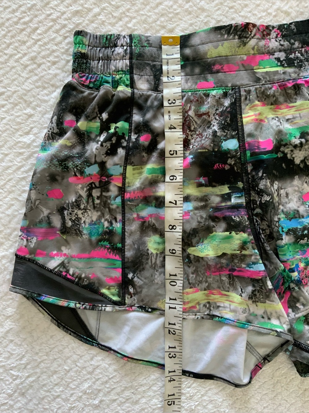 Lululemon Hotty Hot High-Rise Shorts - Picture 11 of 12